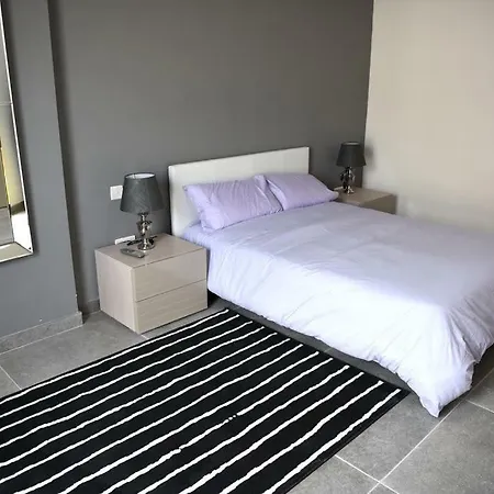 8 Apartment